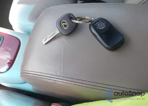 2004 Lexus Es from USA, damaged, VIN JTHBA30G540005154